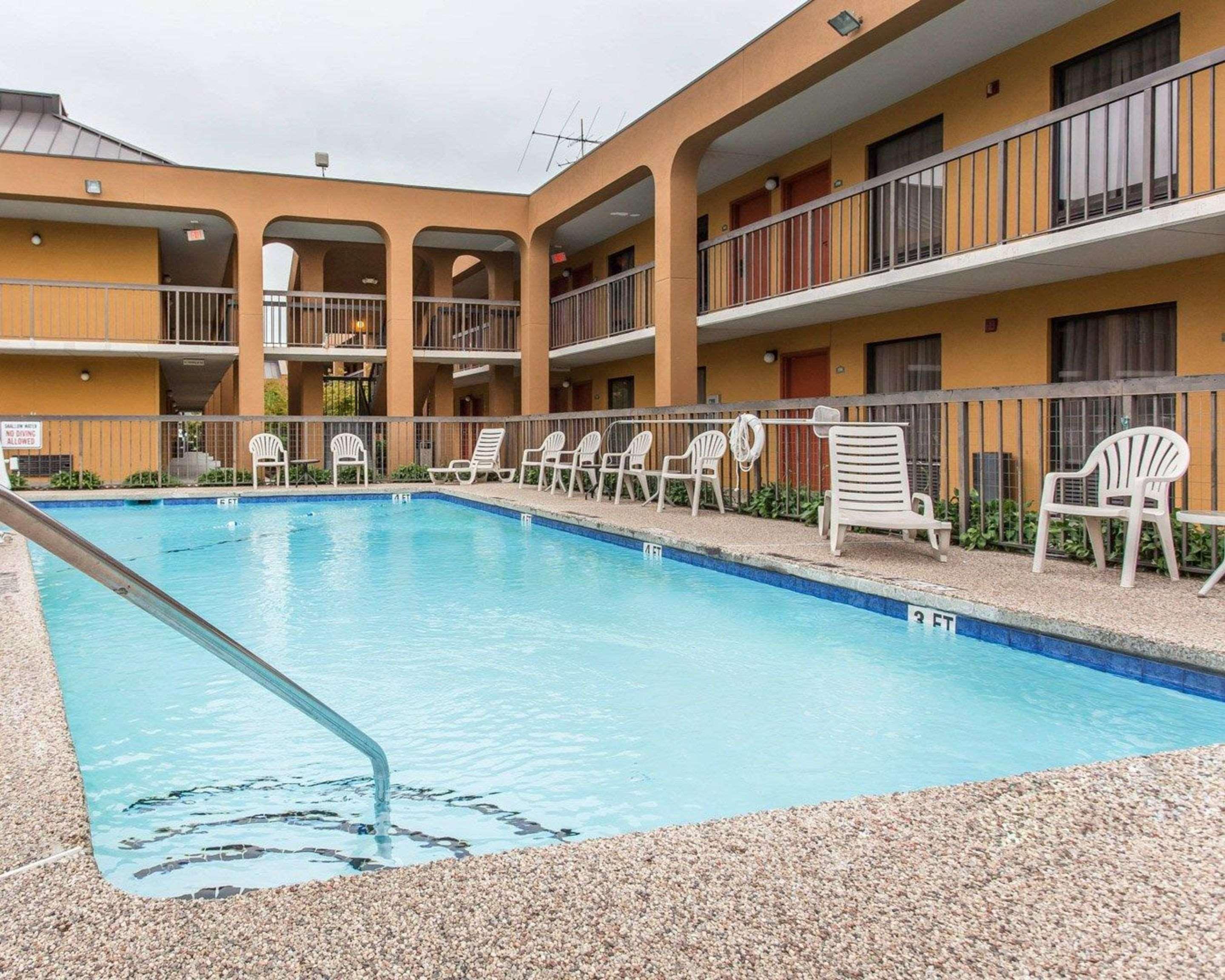 Clarion Pointe ステーツビル エクステリア 写真